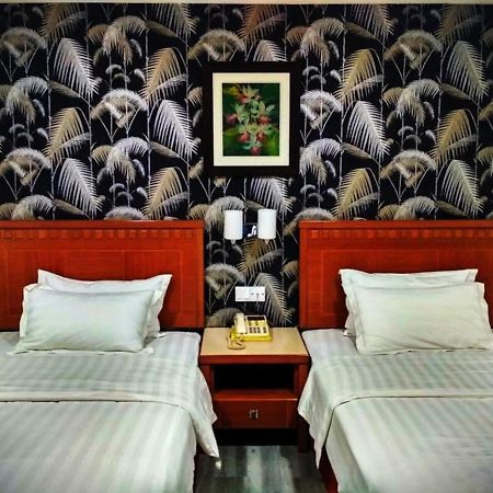 D'Borneo Hotel Кота-Кинабалу Экстерьер фото